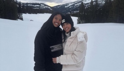 世界杯官网-🎂瓦妮莎晒照为大女儿庆生：爸爸妈妈永远爱你 此刻到永恒❤️